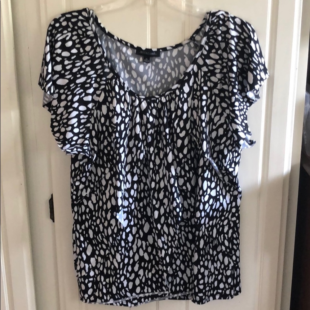 Black and white top  Size XL